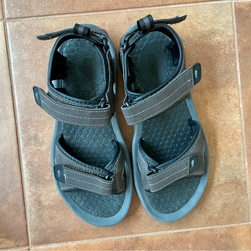 EUC Khombu men’s sandals, size 8